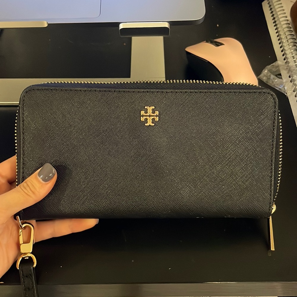 Robinson Zip Continental Wallet